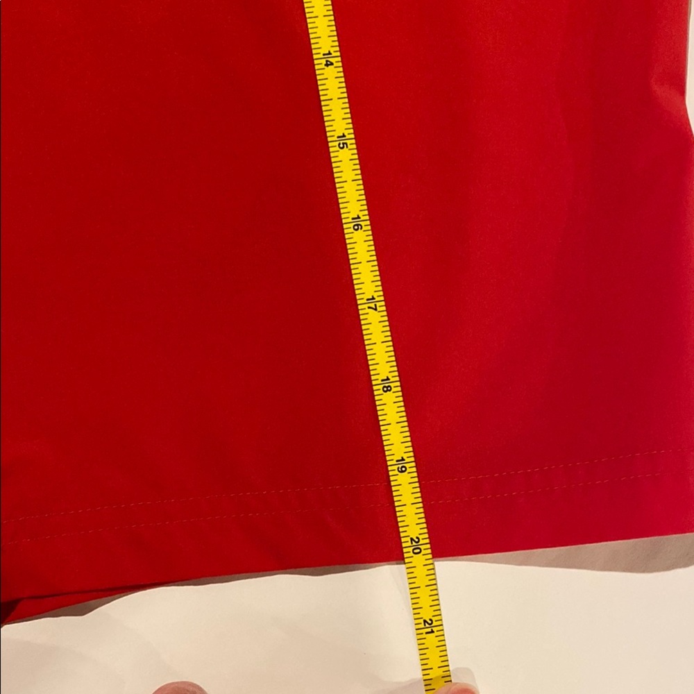 Chico's Red Bermuda Shorts Tailored Knee-Length size 1.5
SH-16 - Picture 12 of 13